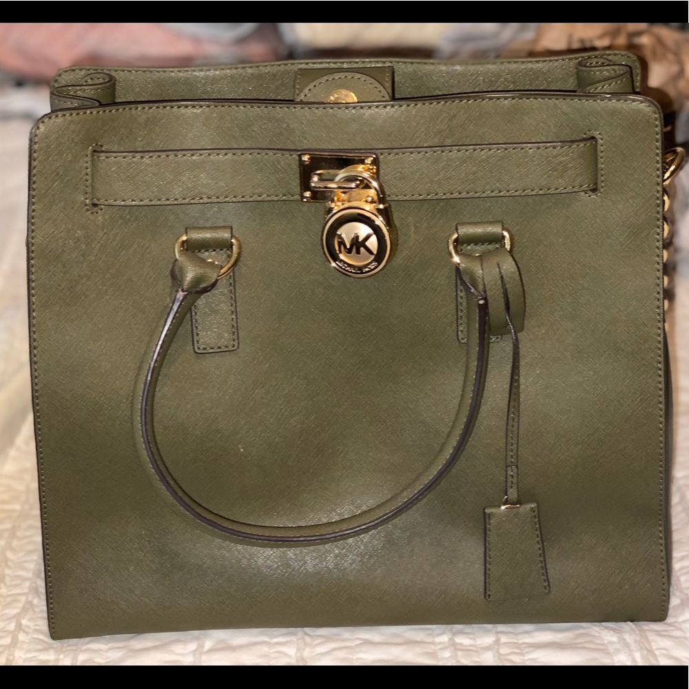 MICHAEL KORS Large Hamilton Traveler Tote in Olive